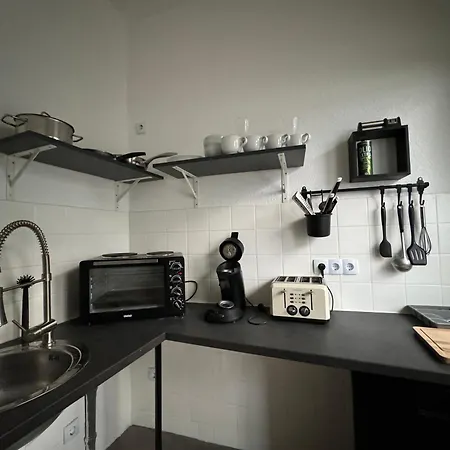 Zentrale Mit Balkon קובלנץ
