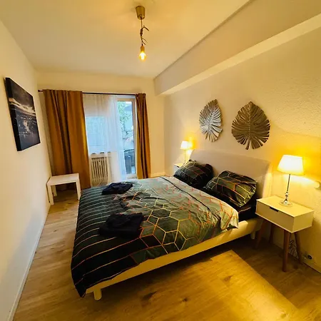 Zentrale Mit Balkon *